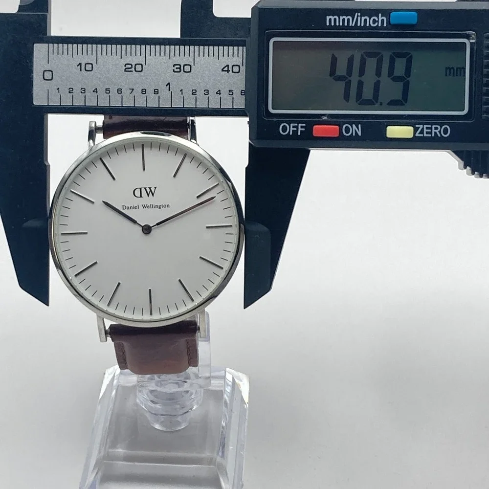 Daniel Wellington Men's Watch 41mm Silver Tone Leather WR 30M New Battery 8.5
